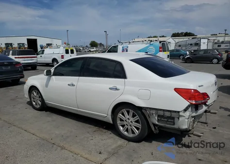 2010 Toyota Avalon Xl z USA, uszkodzony, nr VIN 4T1BK3DB2AU359260